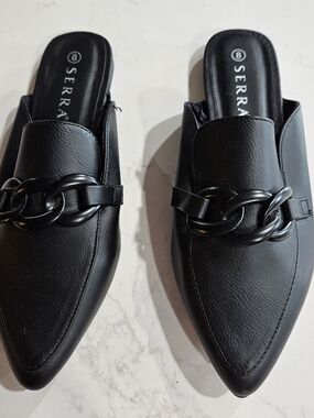 Serra Black Pointed-Toe Chain-Detail Slip-On Mules Size 8